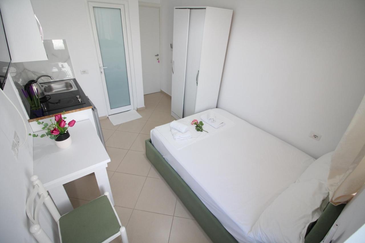 Emerald Inn Ksamil Eksteriør bilde